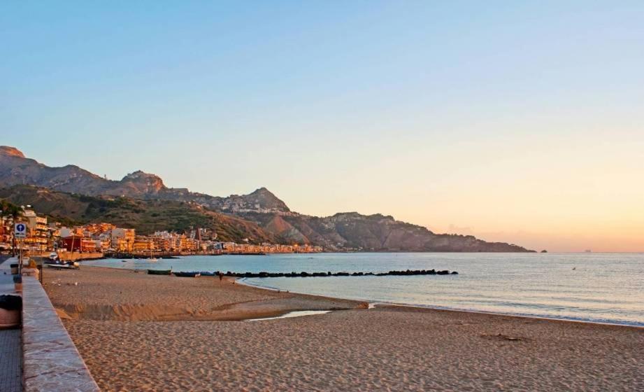 Appartamento Da Nella Giardini Naxos Bagian luar foto