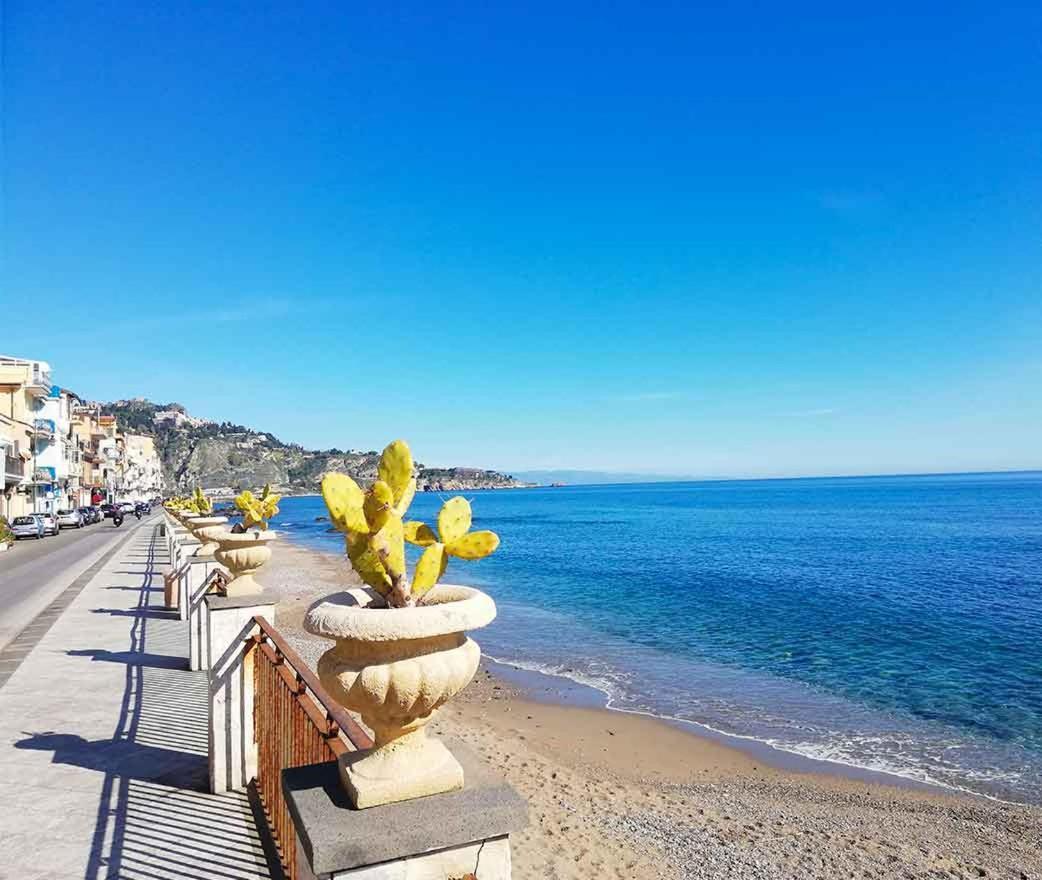 Appartamento Da Nella Giardini Naxos Bagian luar foto